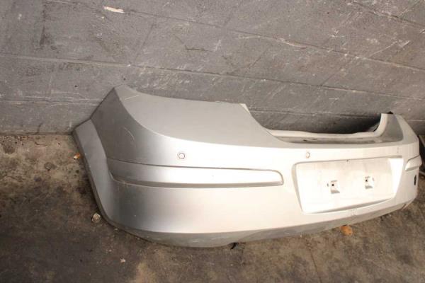 PARE CHOC ARRIERE OPEL ASTRA H 5PORTES + PARKCONTROL , PAS SPORT - Vue 1